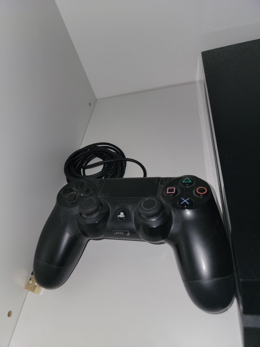 Sony Console: SONY PlayStation 4 Konsole mit Controller 🎮 – Usato da Muhen venduto da Litaf7 2