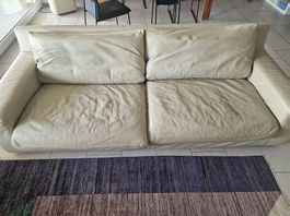 Divano in pelle bianca