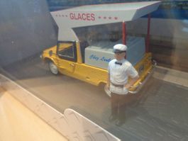 Atlas 1:43 Citroën Méhari Vendeur de glaces Diorama
