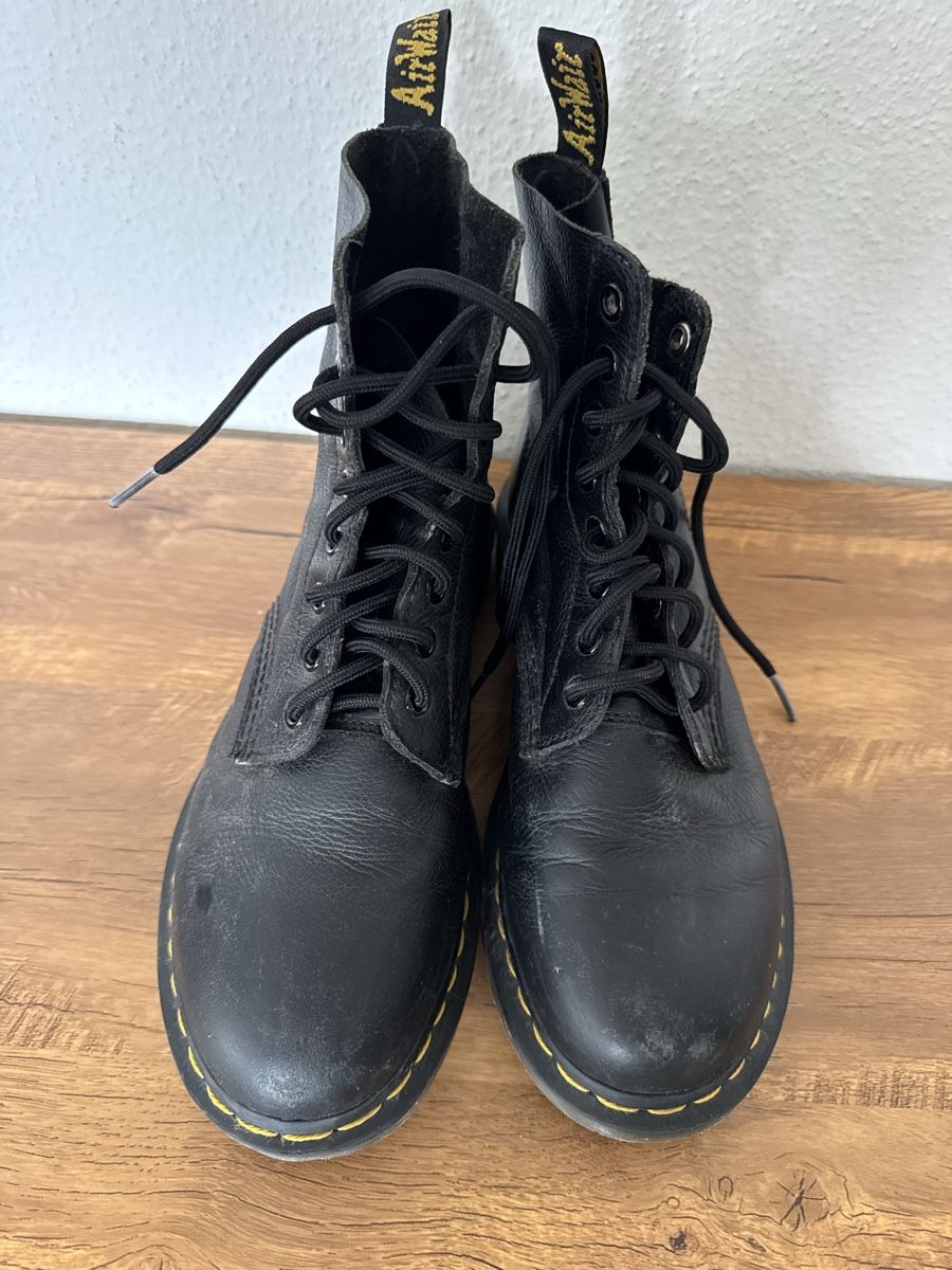 Dr. Martens Damenschuhe: Dr. Martens 1460 Pascal, bottes en cuir noir, taille 41 – Gebraucht aus Brügg BE von Goob