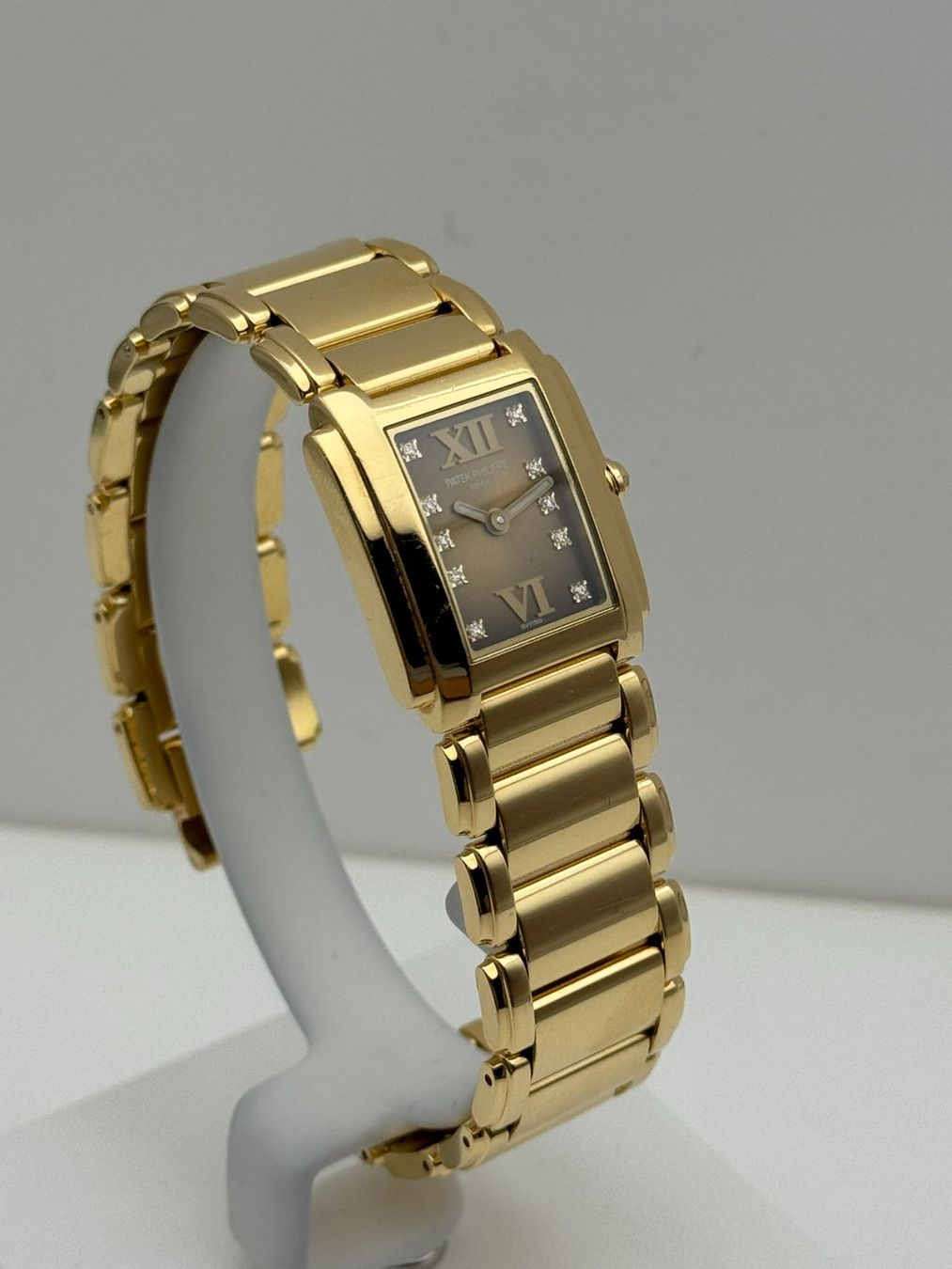 Patek Philippe Montres: Patek Philippe Twenty 4 Yellow Gold 4907/1J 010 – D'occasion à Lausanne par Waltana 5