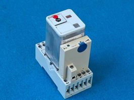 Zeitrelais Universal Allen Bradley 700-HT1