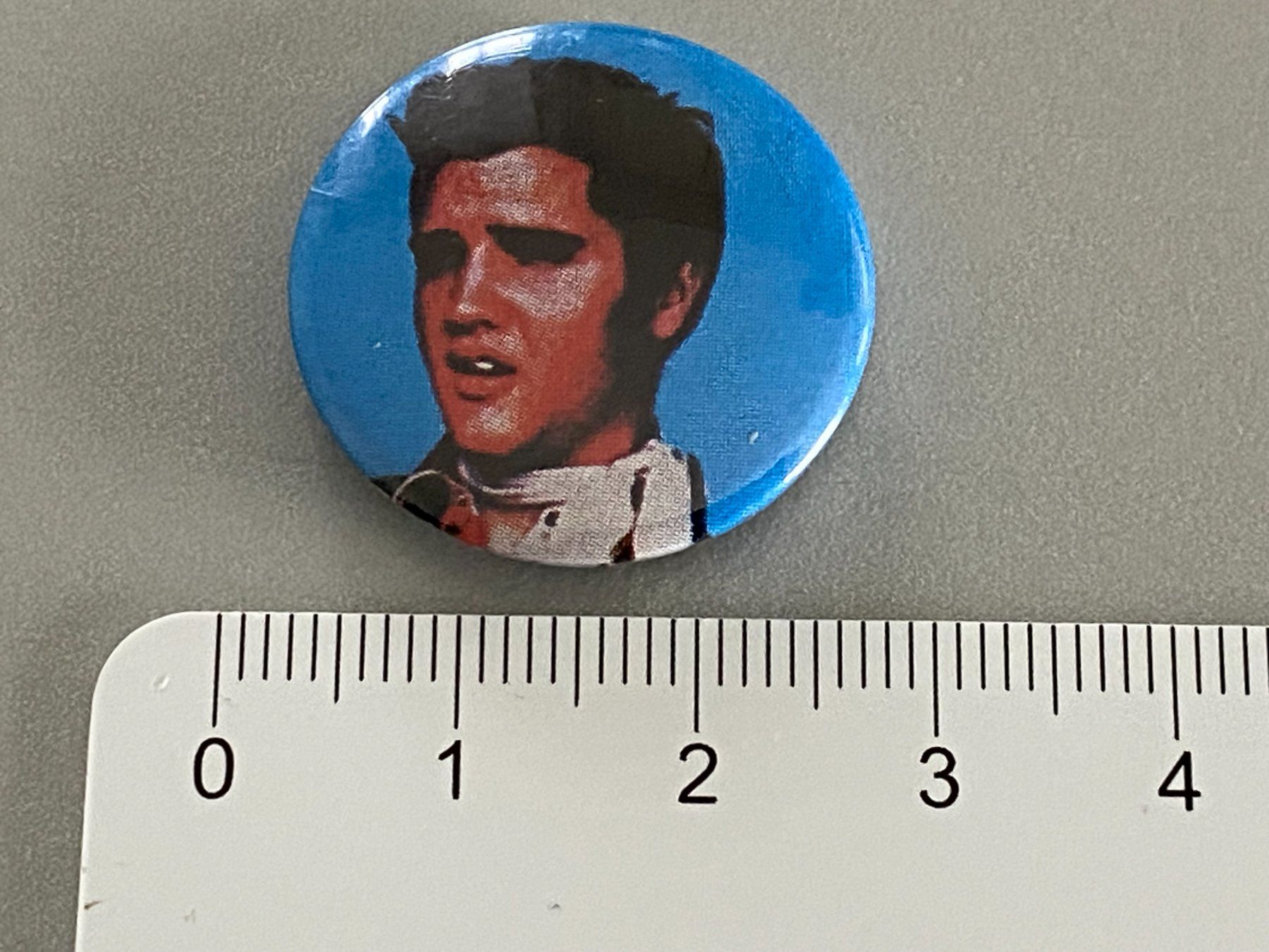 Placchette & Badge: 12x Vintage Elvis Presley Button ca. 2.4cm – Usato da Langwiesen venduto da Restposten-24 8