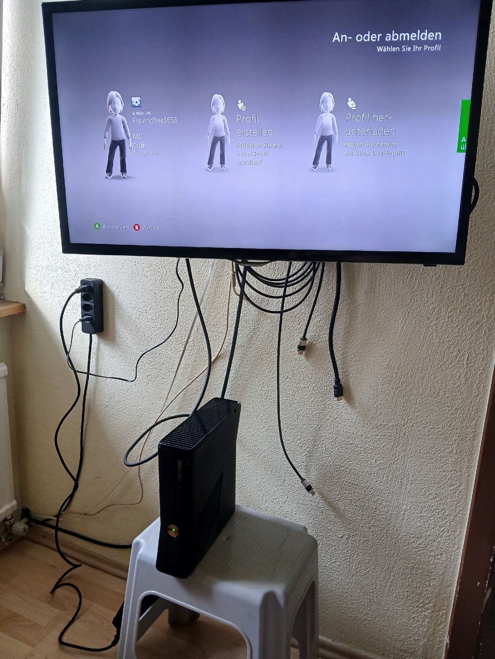 Microsoft Console: Microsoft Xbox 360 S Konsole schwarz inkl. Kinect Sensor – Usato da Derendingen venduto da Gaston.J 1