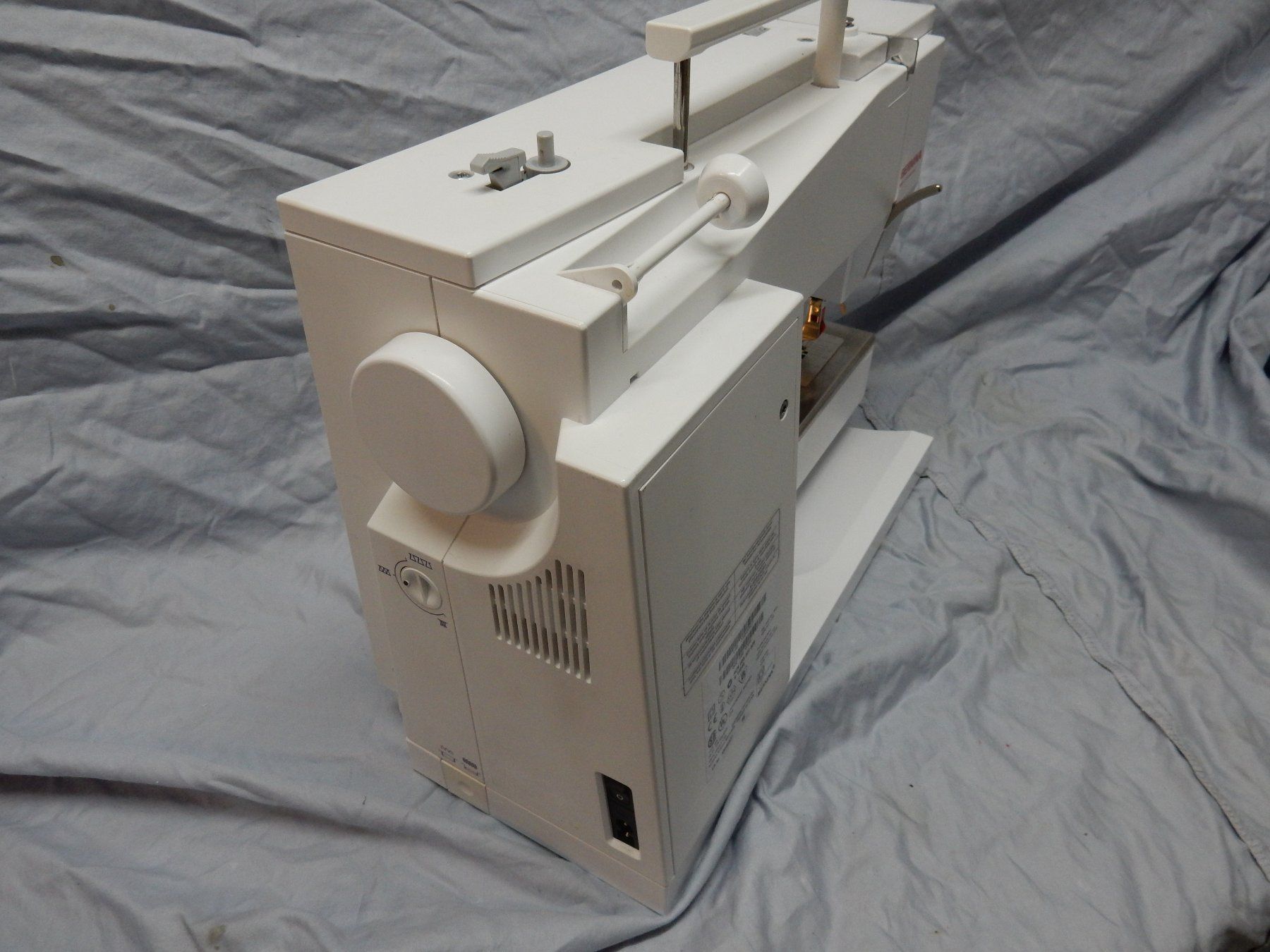 Bernina Macchine da cucire: Bernina Activa 140 Ab Service      25090 – Usato da Watt venduto da Mariposa49 7