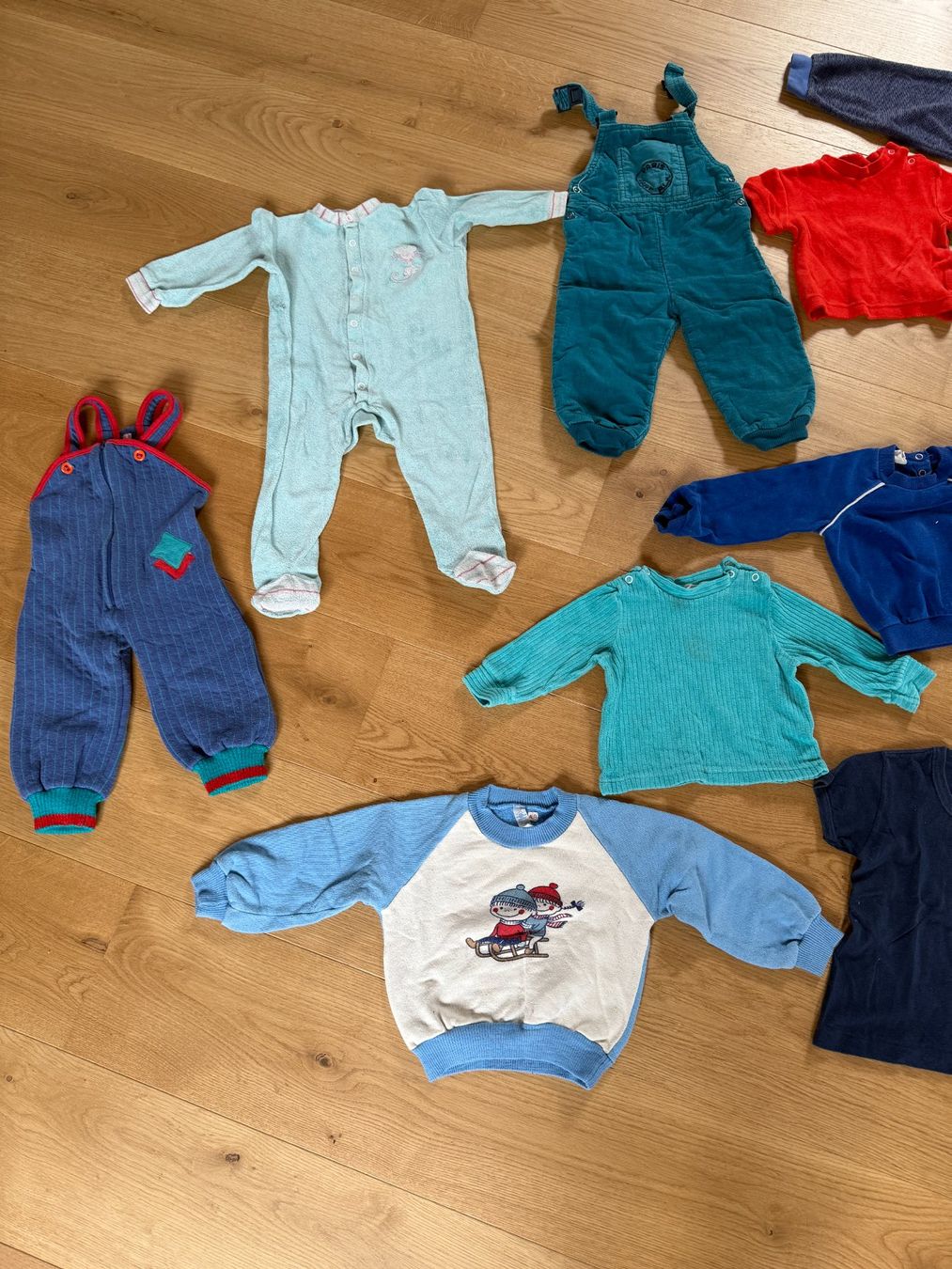 Lotti & Set di vestiti: Baby Kleiderpaket – Usato da Jonen venduto da 8916 3