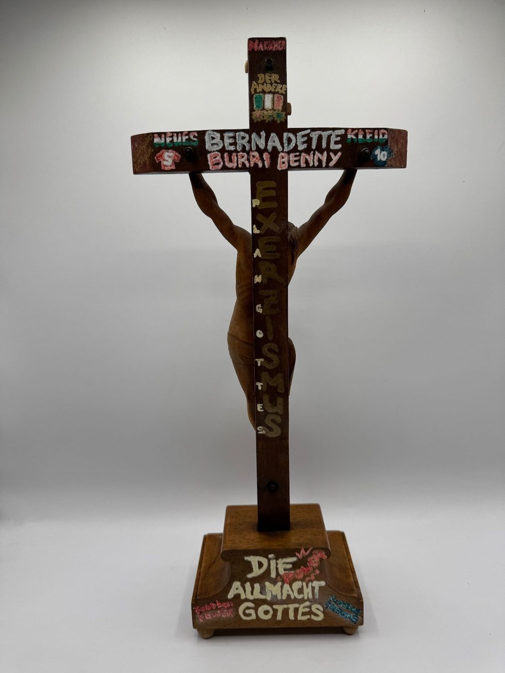 Statuette: Holz-Kruzifix mit Jesus Figur – Usato da Sachseln venduto da BONATI01 6