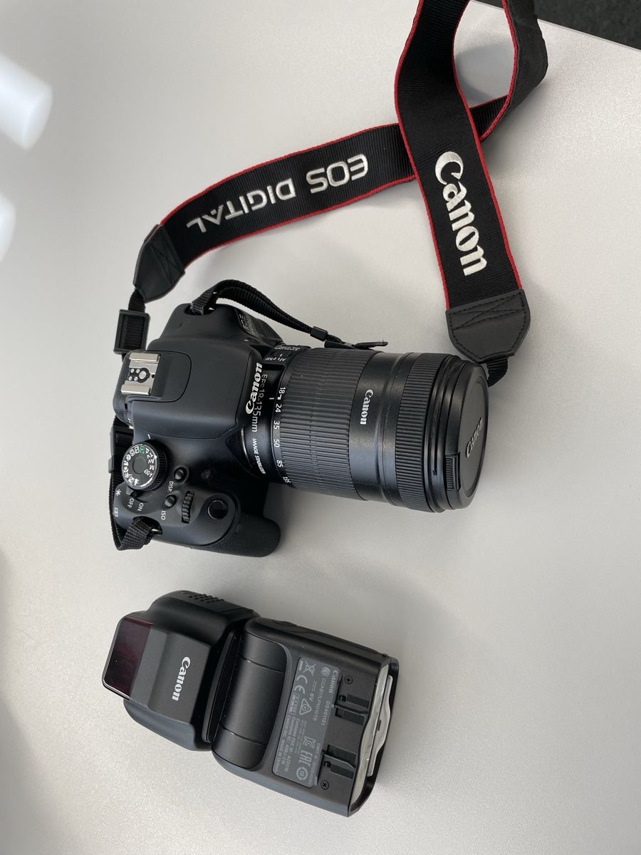 Canon Appareil photo: Spiegelreflexkamera Canon EOS 600D Objektiv Blitz Tasche – D'occasion à Frick par ive_6w85 2