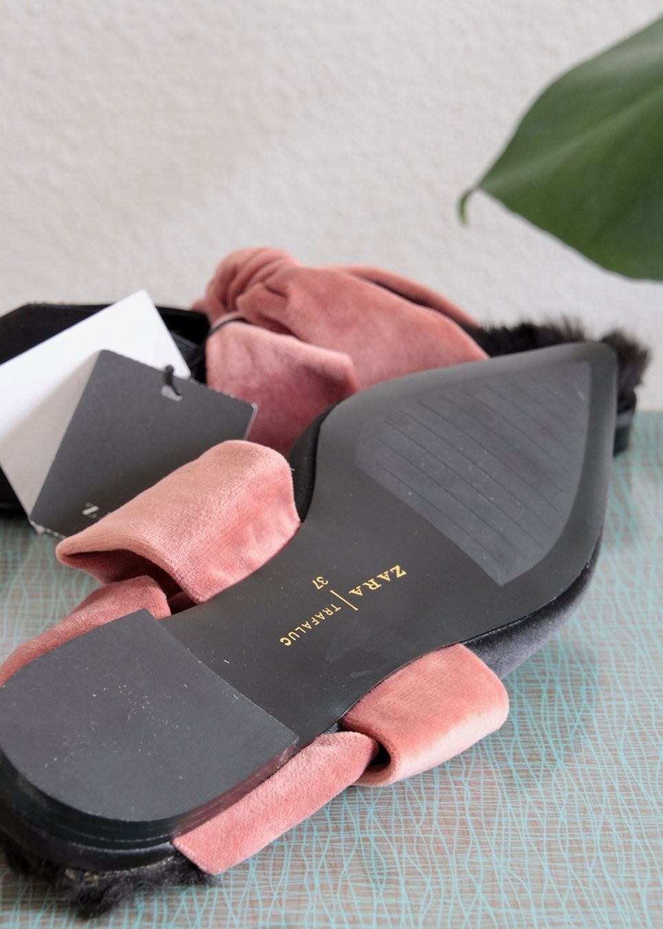 Zara Scarpe da donna: Satin Slides von Zara – Nuovo (secondo la descrizione) da Buchs AG venduto da shoplio 5