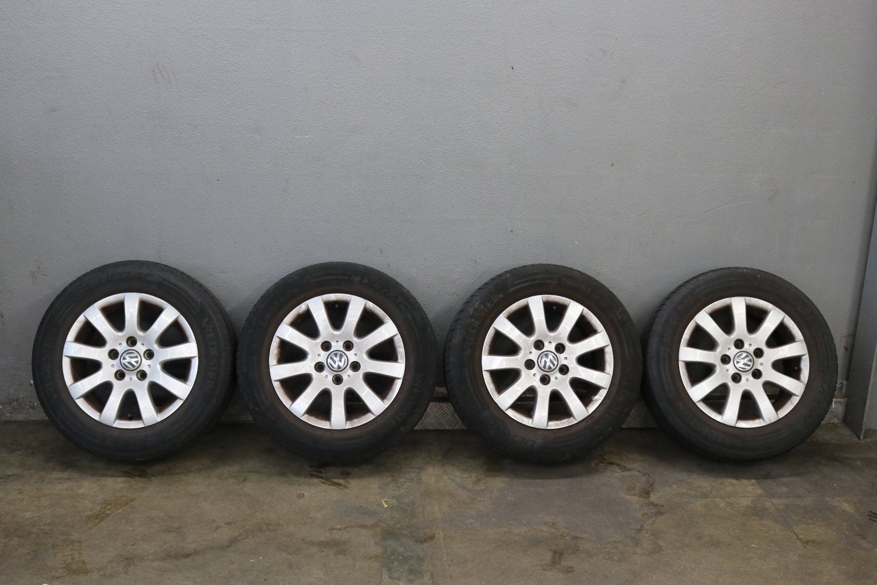 Volkswagen Pneus & Roues: VW Golf 5 Sommerräder – D'occasion à Huttwil par gropsuhu