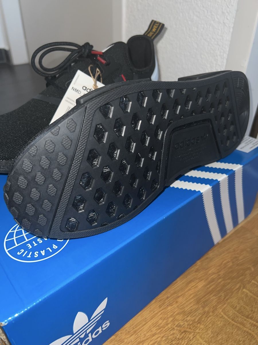 Chaussures hommes: NMD R1 – Neuf avec emballage d'origine à Aarburg par jon_mw9q 4