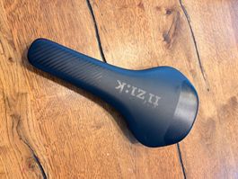 Fizik Rennradsattel, Regular, schwarz