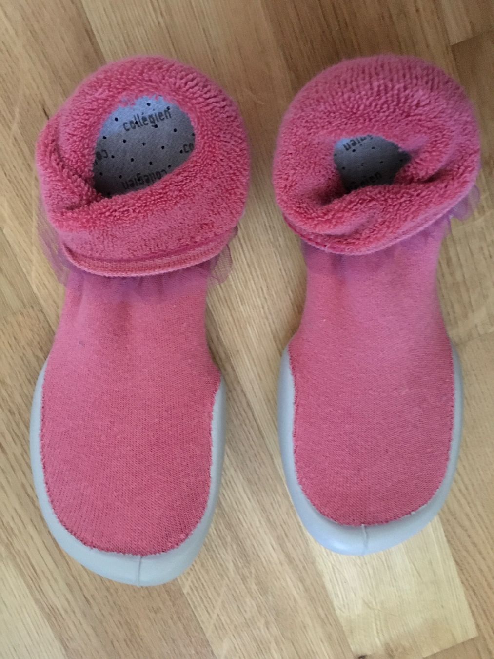 Schuhe für Mädchen: Slippers / Haussocken Collegien 34/35 – Neu (gemäss Beschreibung) aus Baar von NataMira 2