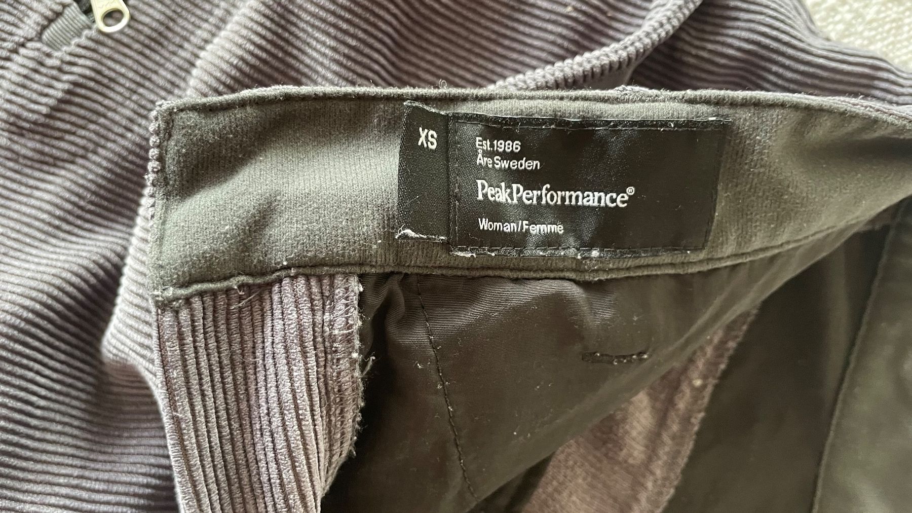 Peak Performance Hosen: PEAK PERFORMANCE Shorts – Gebraucht aus St-Blaise von sus_6wgz 7