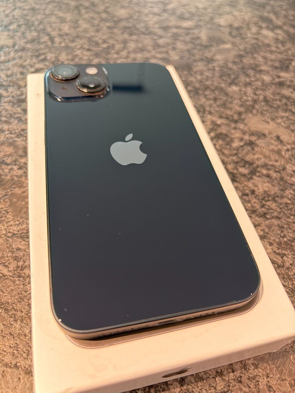 Apple Portables: iPhone 14 128 GB Mitternacht, Akku 79% – D'occasion à Wolfhausen par vins_zh 1