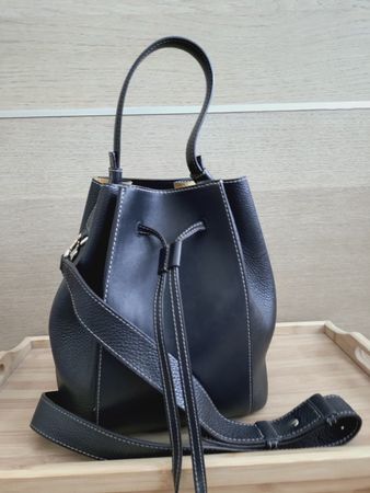 FURLA Damen Beuteltasche Leder schwarz im gutem Zustand