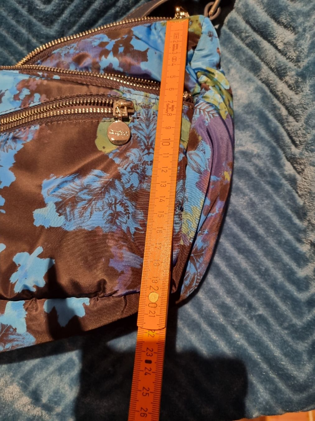 Desigual Borse da donna: Desigual Tasche blau gemustert gute Zustand – Nuovo (secondo la descrizione) da Aesch BL venduto da mutti04 4