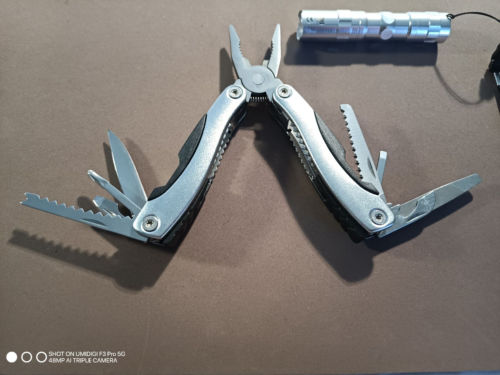 Taschenmesser: Multitool mit Lampe und Etui Marke Hill Professional neu – Neu (gemäss Beschreibung) aus Aarwangen von to-hirschi 1