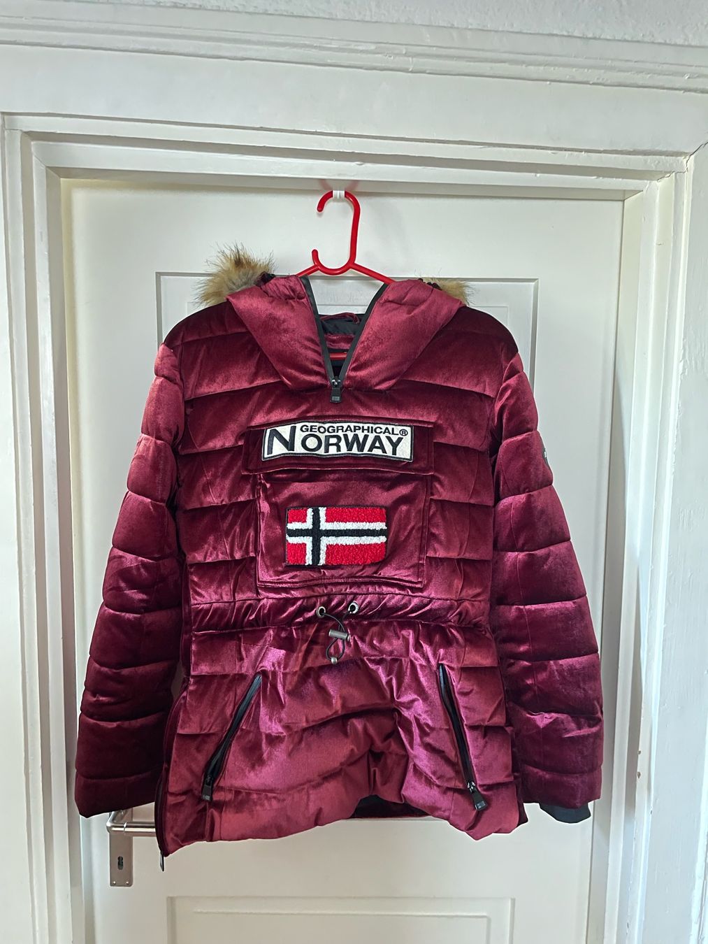 Cappotti: Geographical Norway Mantel – Nuovo (secondo la descrizione) da Luzern venduto da Sara_2
