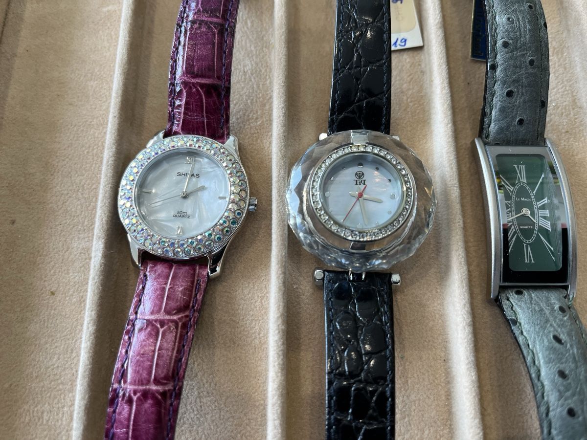 Orologi: 3 Damenuhren neu  – Nuovo (secondo la descrizione) da Beckenried venduto da Beggo51 1