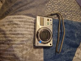 Sony Cyber-shot Digitalkamera 12.1 MP silber guter Zustand