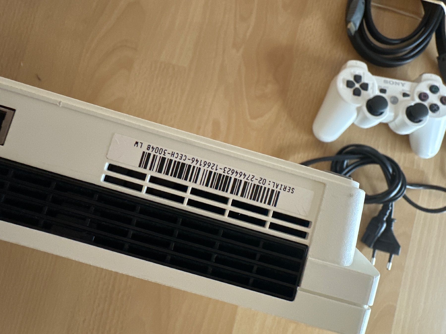 Sony Console: PS3 Slim weiss Konsole – Usato da St.gallen venduto da taduz 1