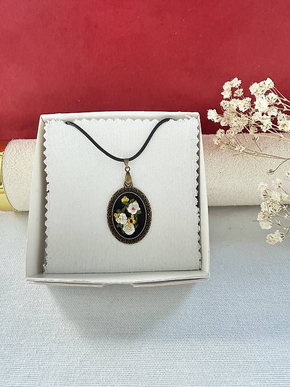 Pendentifs: Blütenzauber als Anhänger – D'occasion à Thalwil par han_2b8c 5