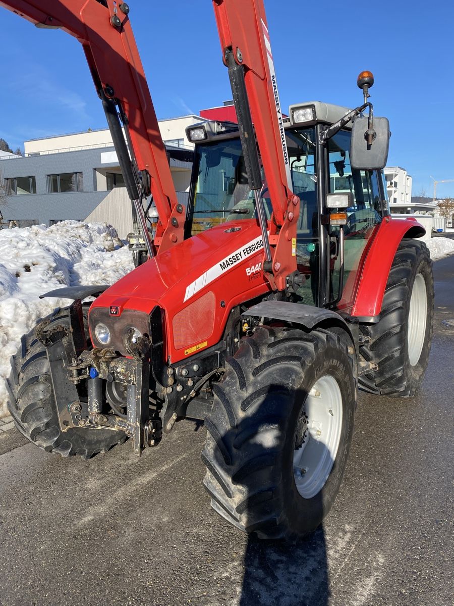Massey Ferguson Trattori: Massey Ferguson 5445 – Usato da Wädenswil venduto da Grischabarth 1