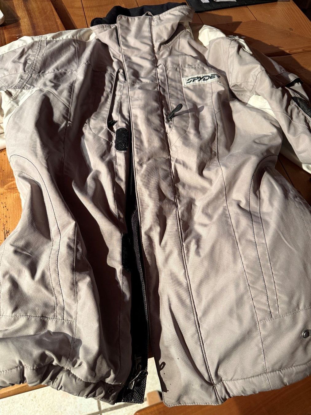 Spyder Giacche: Veste SPYDER taille M couleur blanc & mastic – Usato da Champéry venduto da Madodusud358