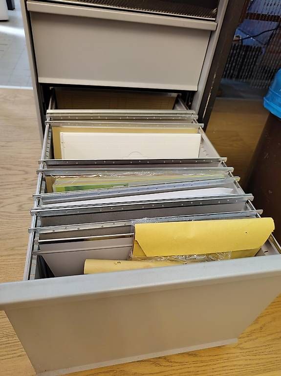 Armadi: Lista Schubladenstock Korpus – Usato da Bern venduto da stinen 1