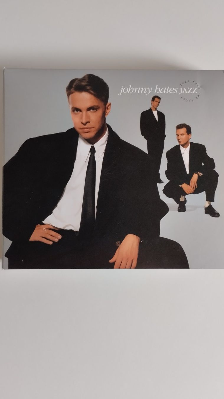 CD: JOHNNY HATES JAZZ 3-CD DIGIPACK TURN BACK THE CLOCK - RAR!! – Usato da Basel venduto da Bal-Sagoth