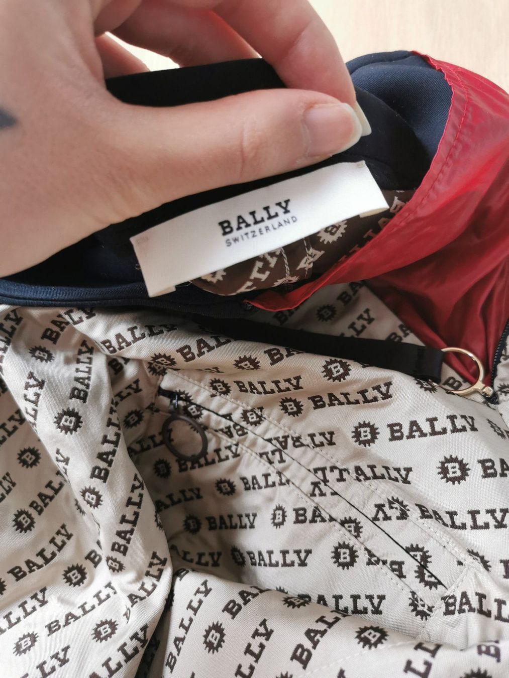 Vestes: Bally Windbreaker – D'occasion à Luzern par larissa_n 3
