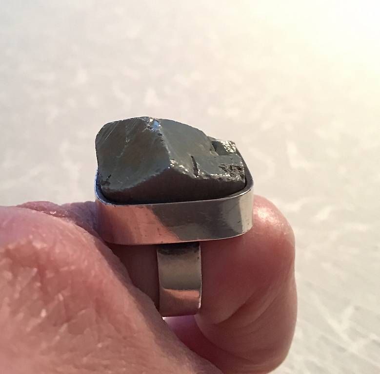 Anelli: ALTER PYRIT-ECHTSTEIN-RING, GEFASST IN SILBER – Usato da Kappel SO venduto da Happyday125 1