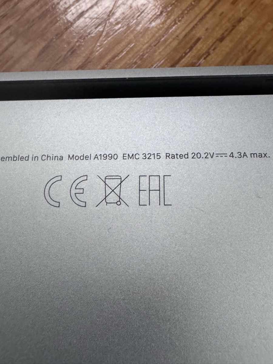 Apple Notebook: Apple MacBook Pro A1990 15" 2018 – Difettoso da Renens VD venduto da nic_7dnb 2