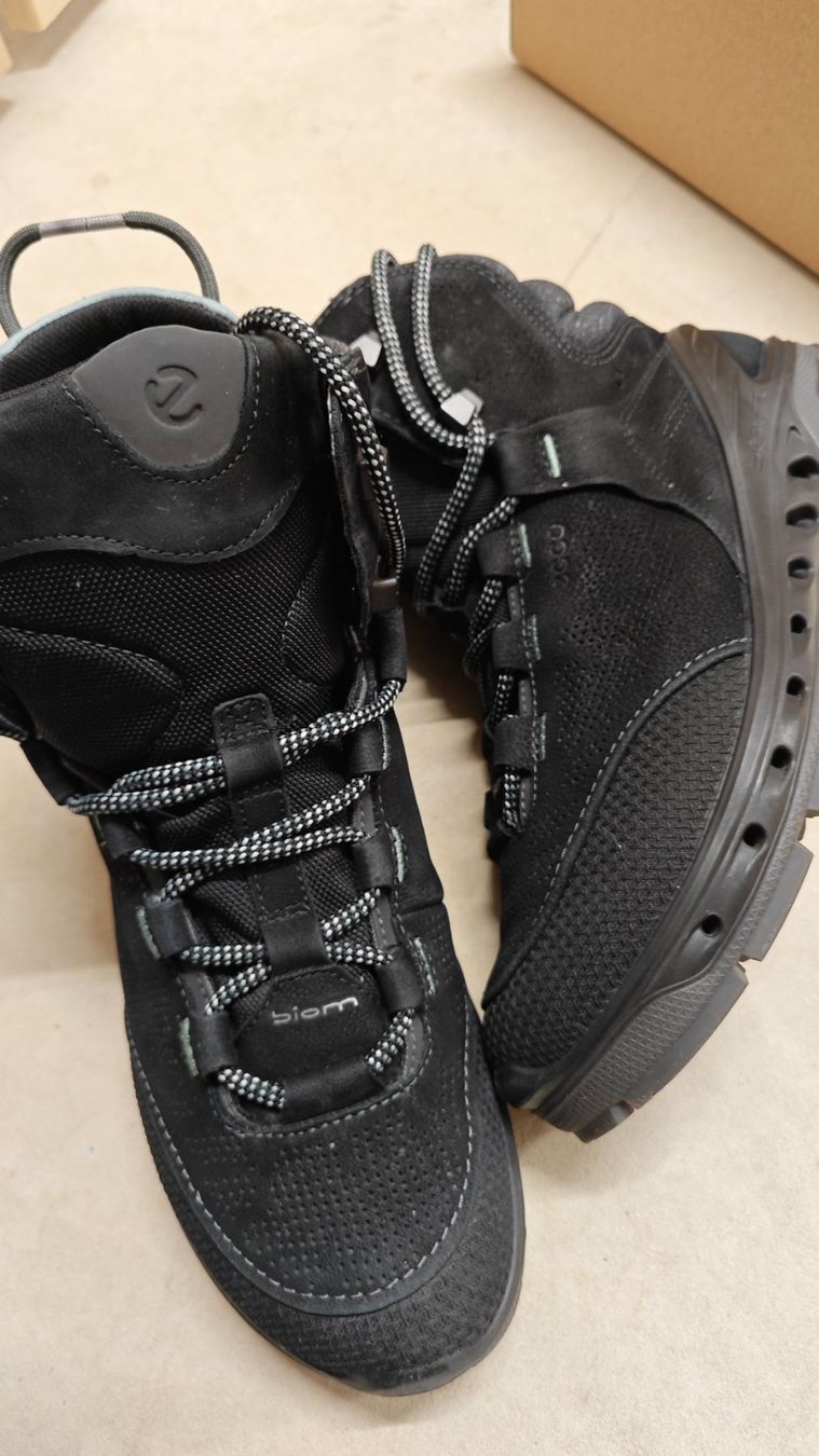 Ecco Damenschuhe: Winterstiefel Ecco Biom – Gebraucht aus Burgdorf von nas_65x9 3