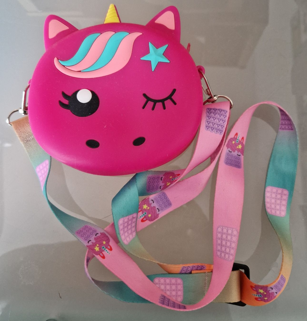 Jouets: Pop it Einhorn Kindertasche – D'occasion à Zürich par ant_kk8r