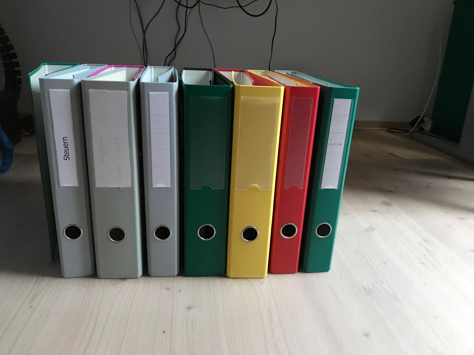 Classeurs: Bundesordner A4 schmal – D'occasion à Muolen par master_of_web 1
