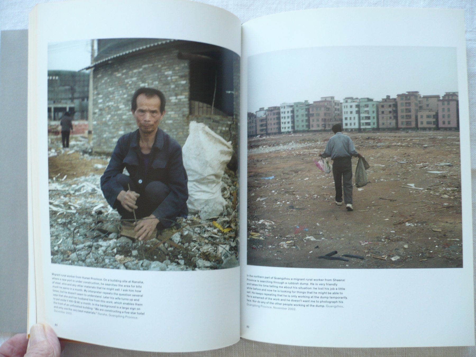 Bücher: FROM SOMEWHERE TO NOWHERE, Chinas Internal Migrants – Gebraucht aus Zürich von saltandpepper008 1