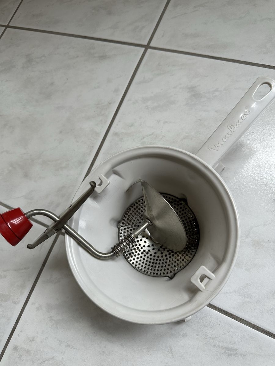 Moulinex Elettrodomestici da cucina: Moulinex Food Mill - Authentic French Kitchen Tool! – Usato da Zürich venduto da mhm_6rhw 1
