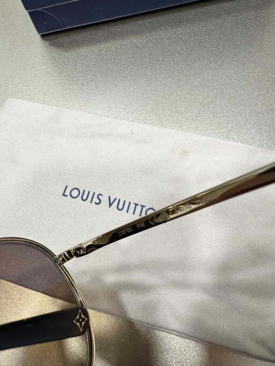 Louis Vuitton Occhiali & Lenti: Louis Vuitton Sunglasses Gold Aviator, new – Nuovo (secondo la descrizione) da Thonex venduto da Lux_brands01 6