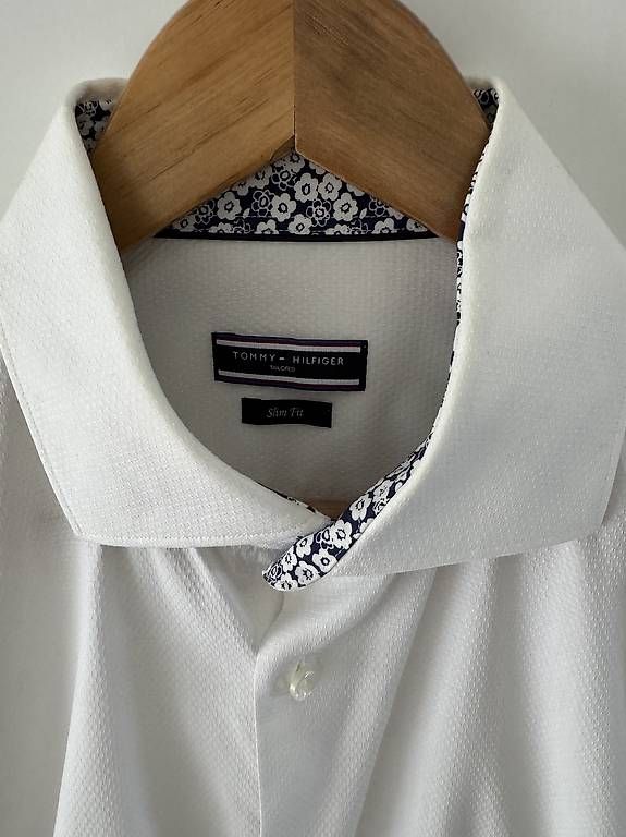 Chemises: Chemise Tommy Hilfiger taille 40 – D'occasion à Epalinges par aernini 1