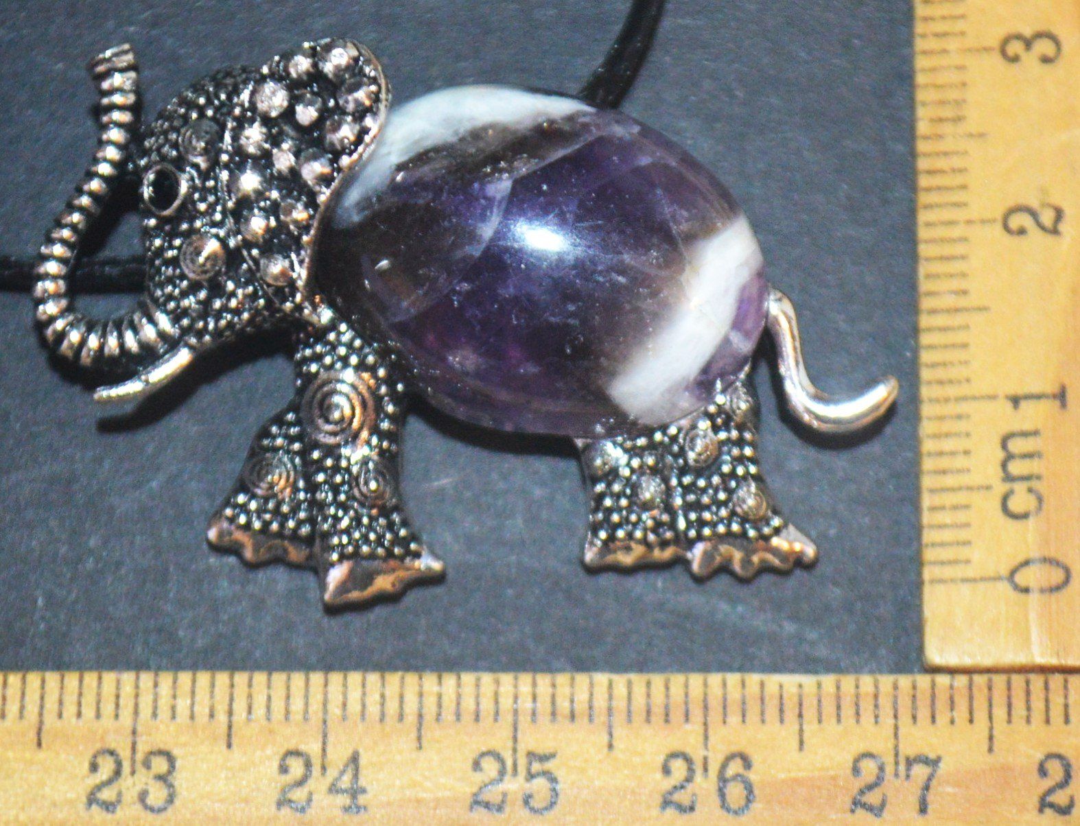 Spille & Fermagli: Brosche oder Halskette C-224 – Elefant Amethyst 4,5 x 3 cm – Nuovo e nell'imballaggio originale da Goldiwil (Thun) venduto da han_v5b7 2