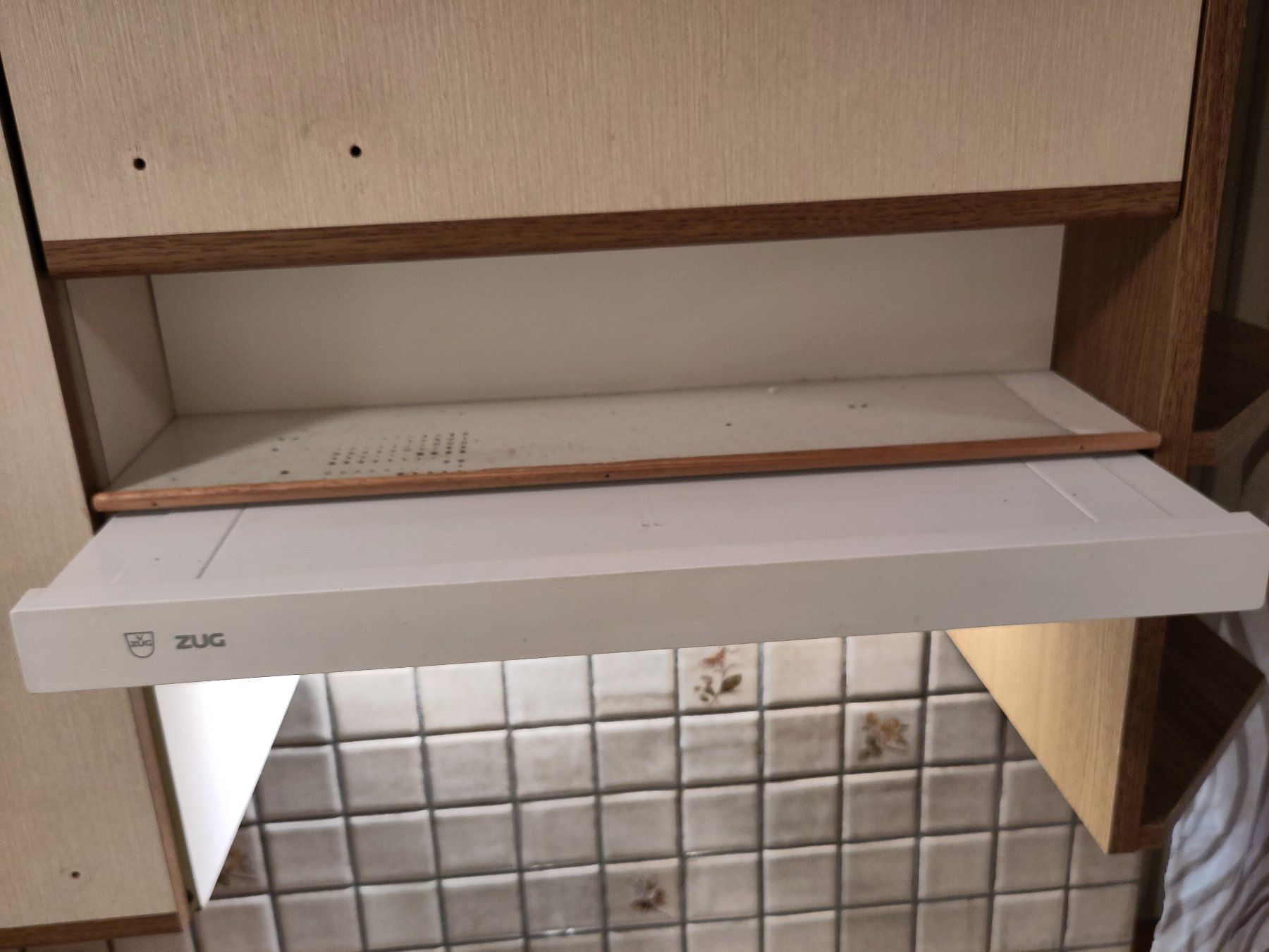 V-Zug Cucine: V-Zug Backofen, Kochfeld und Abzug – Usato da Wettingen venduto da Nirula33 9