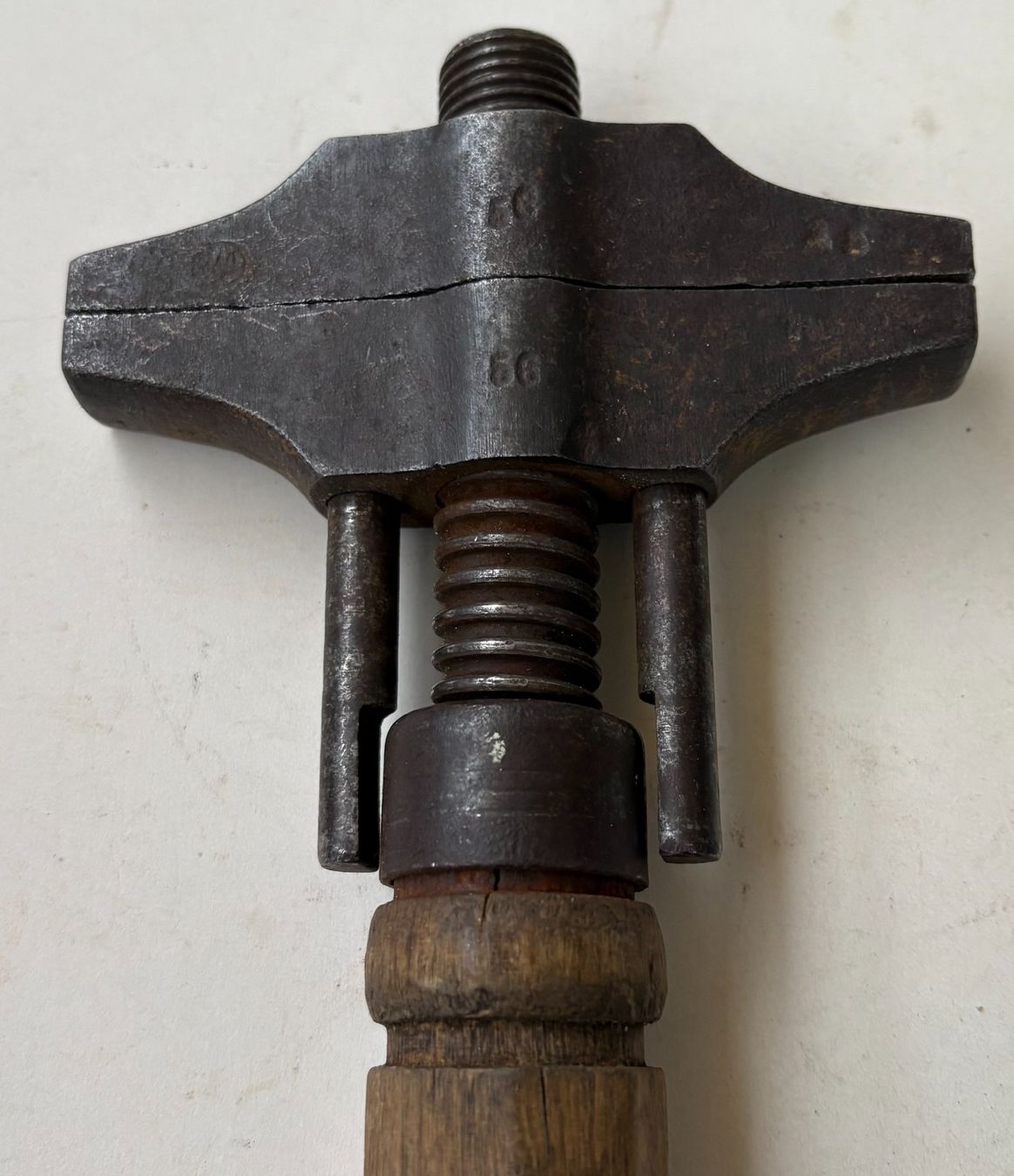 Tous les outils: ANTIKES WERKZEUG MIT PUNZE – D'occasion à Ostermundigen par wini63 1