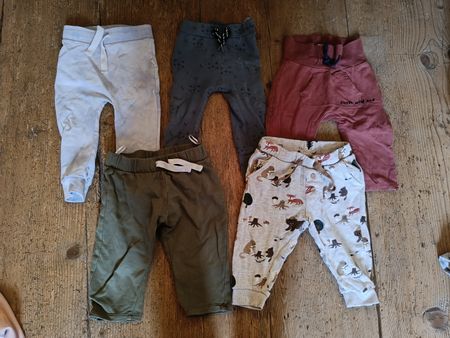 Kleiderpaket Hosen Baby 74 H&M Baby Club dirkje
