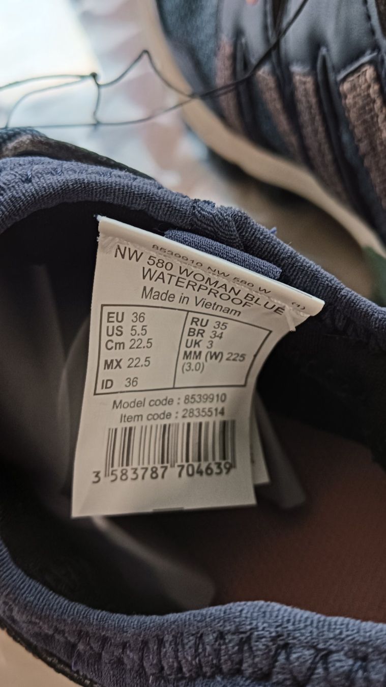 Scarpe da donna: Chaussures de randonnée Quechua, imperméables, taille 36 – Nuovo (secondo la descrizione) da La Neuveville venduto da Nida-Baf 2
