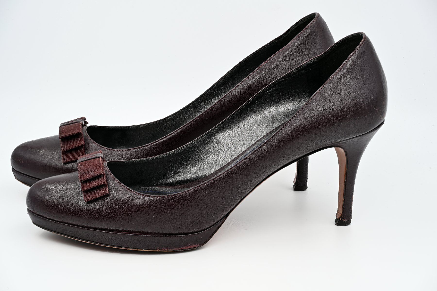 Navyboot Scarpe da donna: Navyboot Pumps mit Schleife, Gr. 38 – Usato da Dürnten venduto da pema28 1