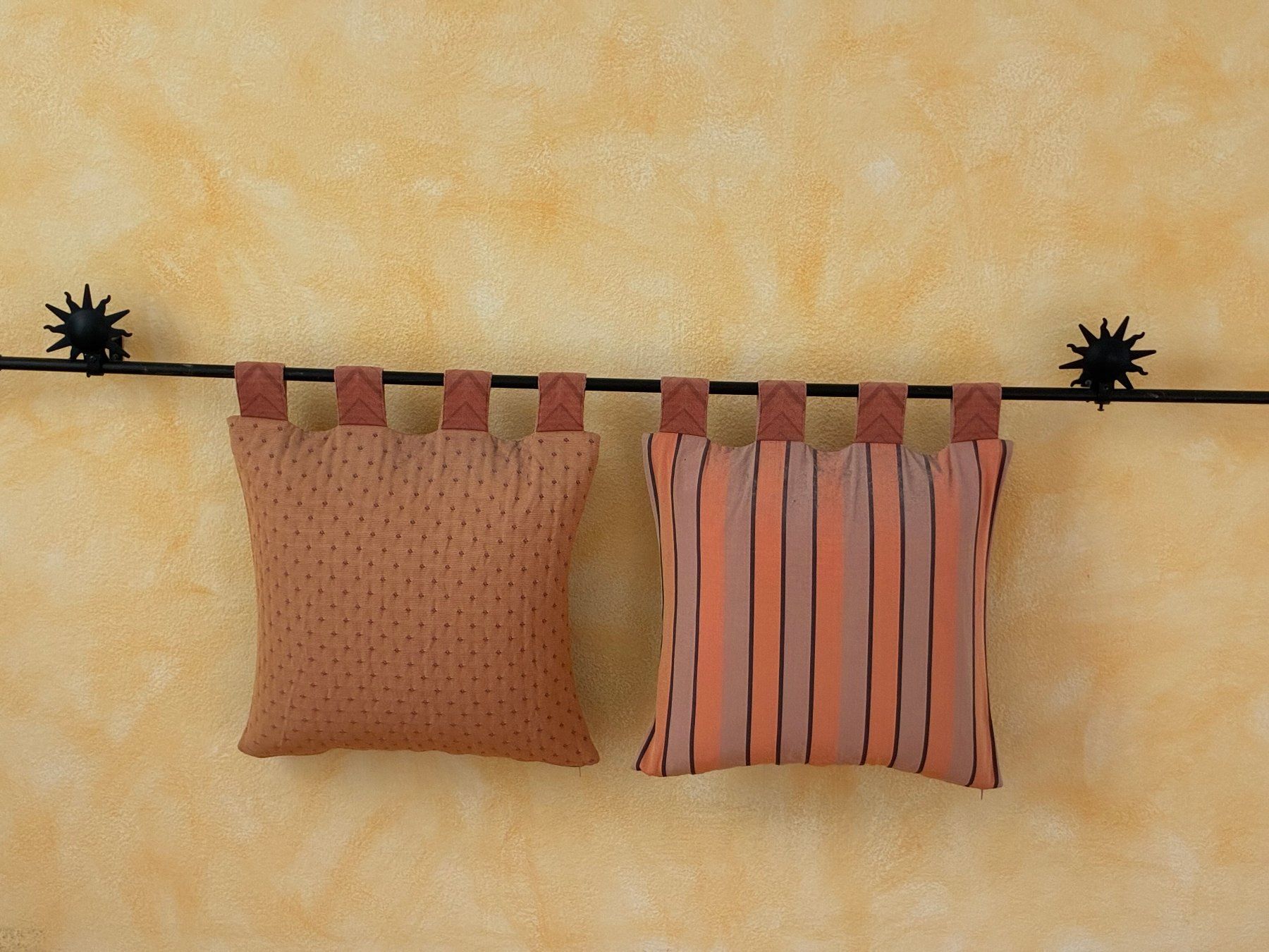 Cuscini: Bett Kopfteil mit Kissen Set – Usato da Thalwil venduto da figueres 2