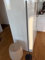 Moderne LED Stehlampe für Wohnzimmer, Top Zustand!