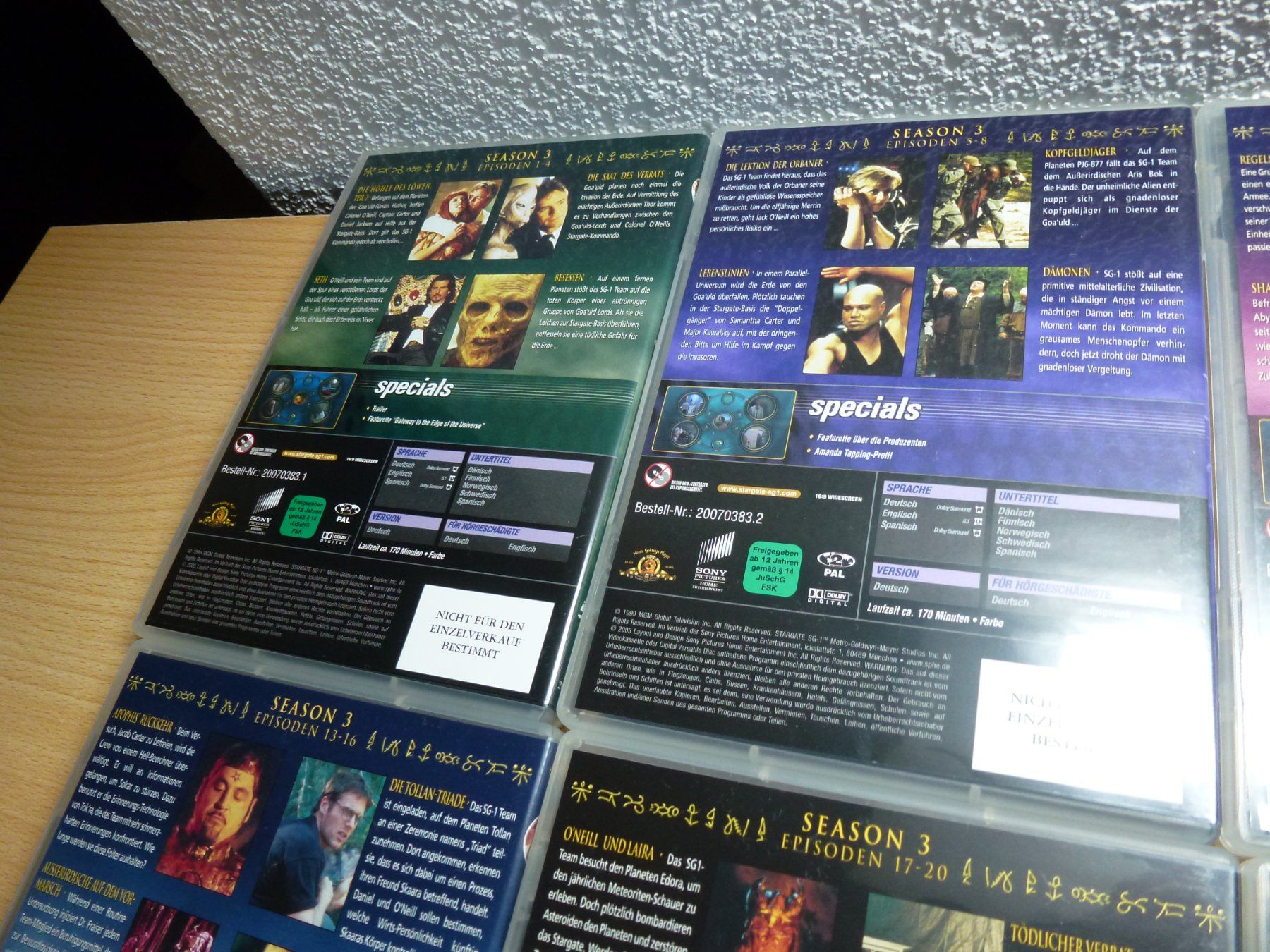 Tutti i DVDs: Stargate Staffel 3 (6DVD) – Usato da Hombrechtikon venduto da Maloev17 5